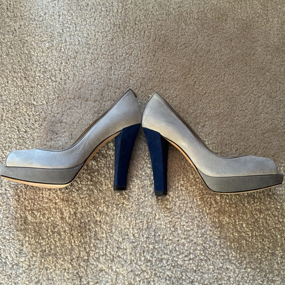 Authentic Stuart Whitman Women’s Heels | Blue and Gray | Size 8 (38.5) - Picture 6 of 7